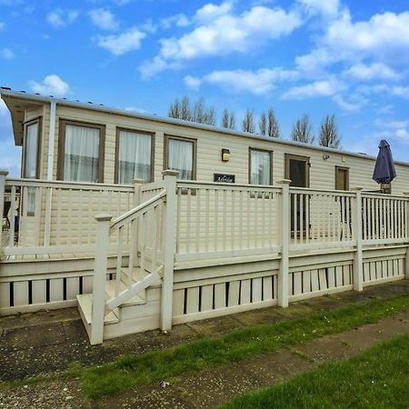 6 Berth Caravan With Decking At Manor Park In Hunstanton Ref 23017H Dış mekan fotoğraf