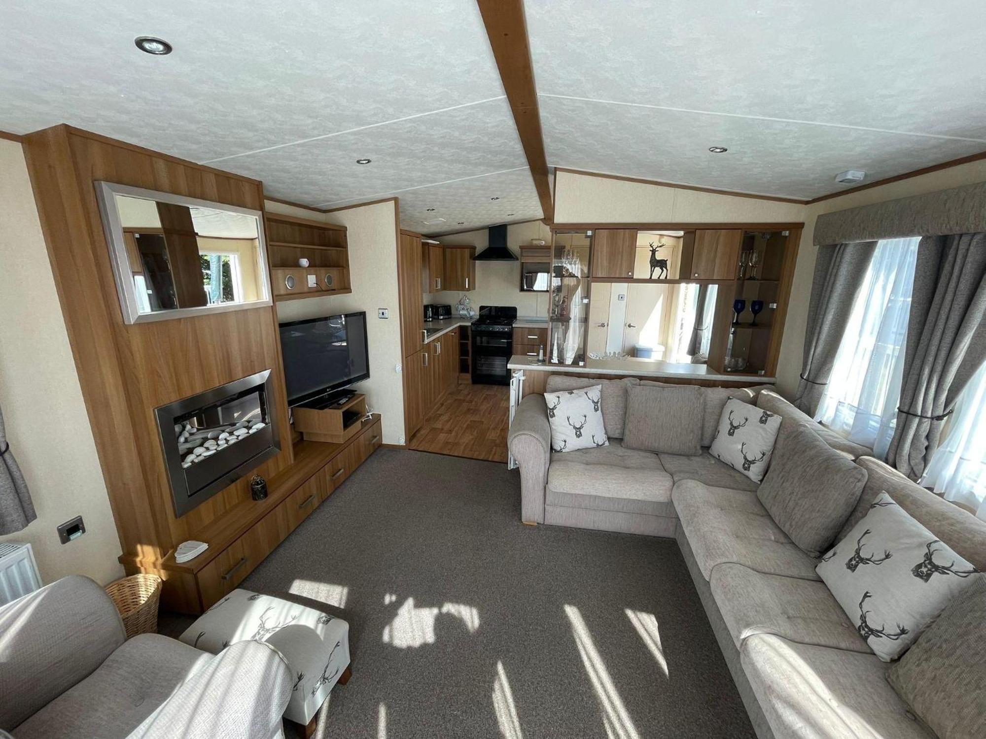 6 Berth Caravan With Decking At Manor Park In Hunstanton Ref 23017H Dış mekan fotoğraf