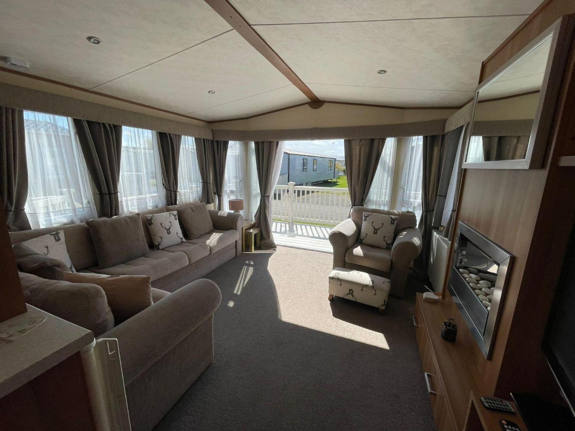 6 Berth Caravan With Decking At Manor Park In Hunstanton Ref 23017H Dış mekan fotoğraf